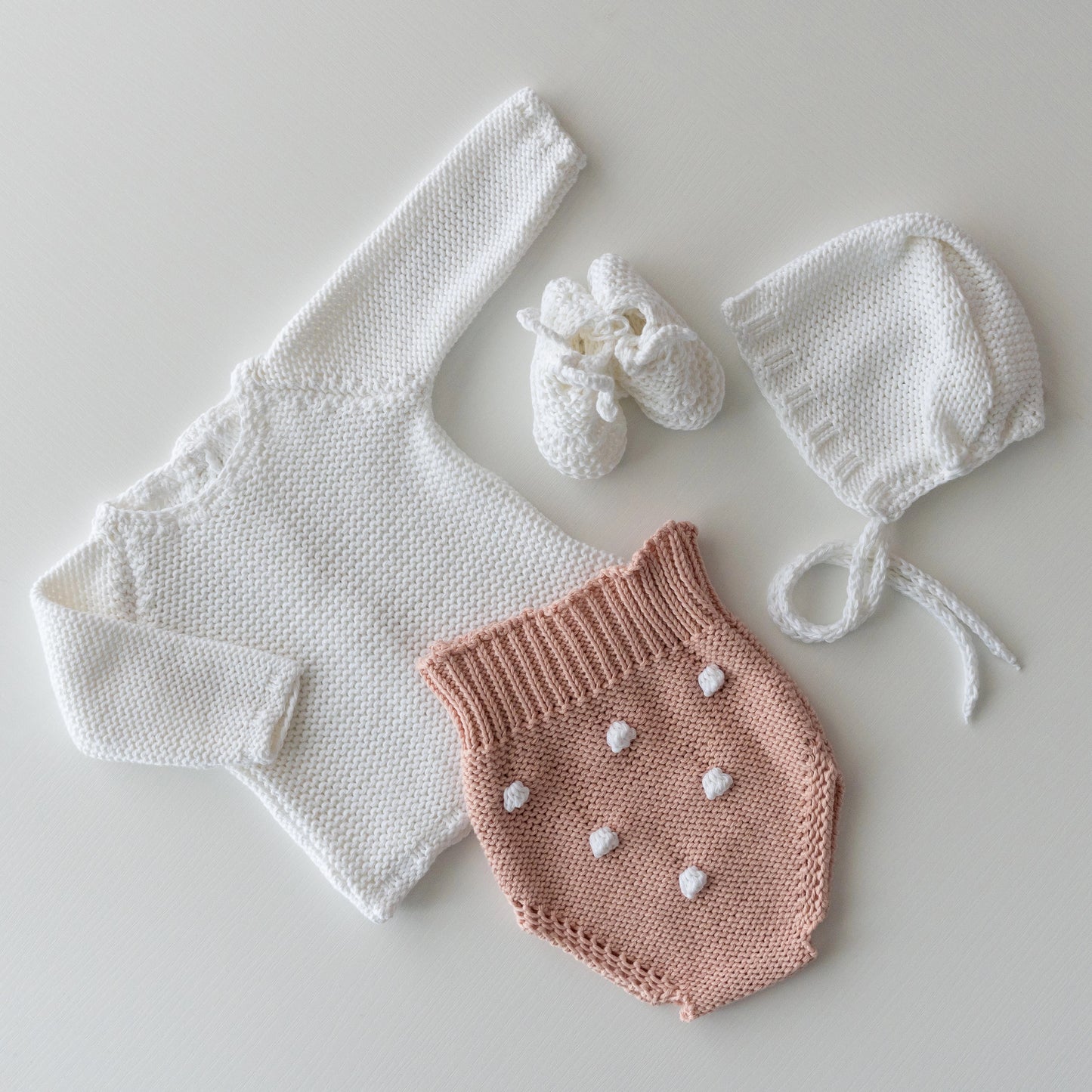 Conjunto Bodoque Blanco y Rosa Empolvado